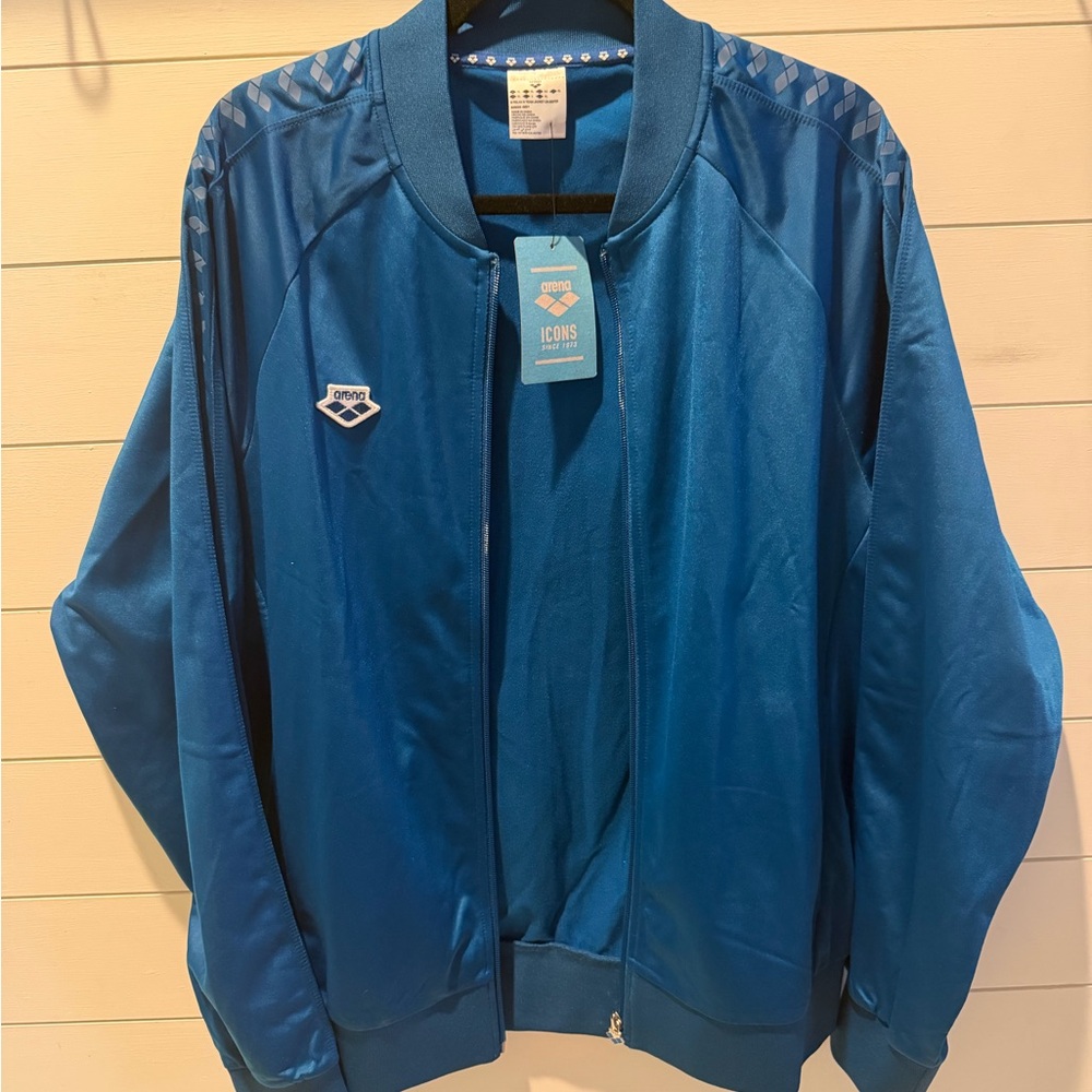 Arena Relax IV Team Jacket in Triple Denim, size L NWT